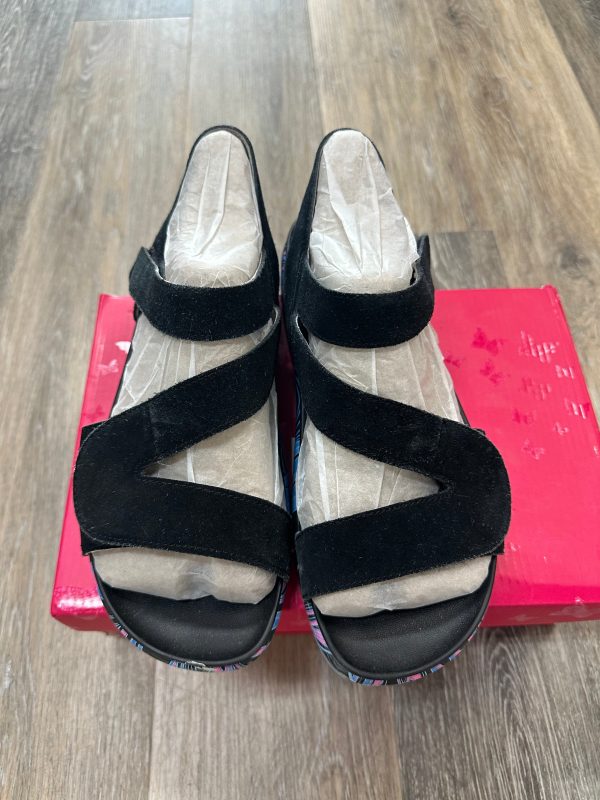 Black Sandals Flats Alegria, Size 9 Sale