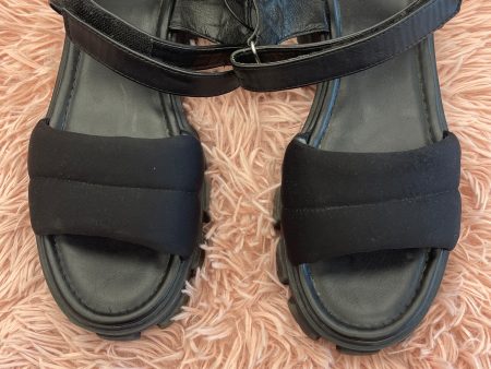 Black Sandals Flats Forever 21, Size 10 For Sale