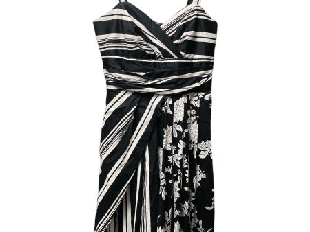 Black & White Dress Casual Short White House Black Market, Size 6 For Discount